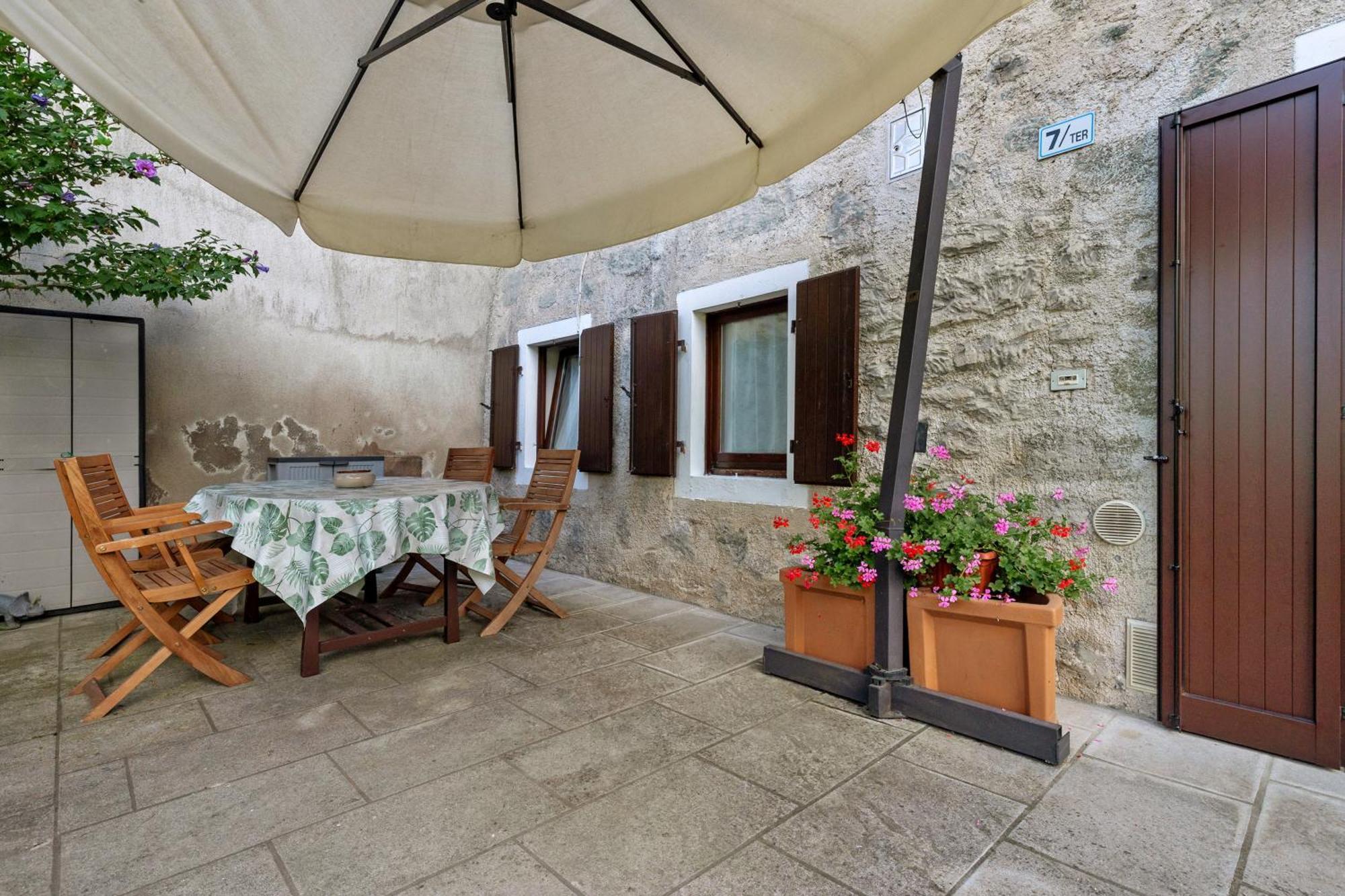 Villa Antico Casolare Di Alice Cares Exterior foto